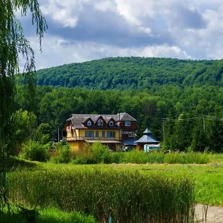 Casa de hóspedes Dvir Pysanka *